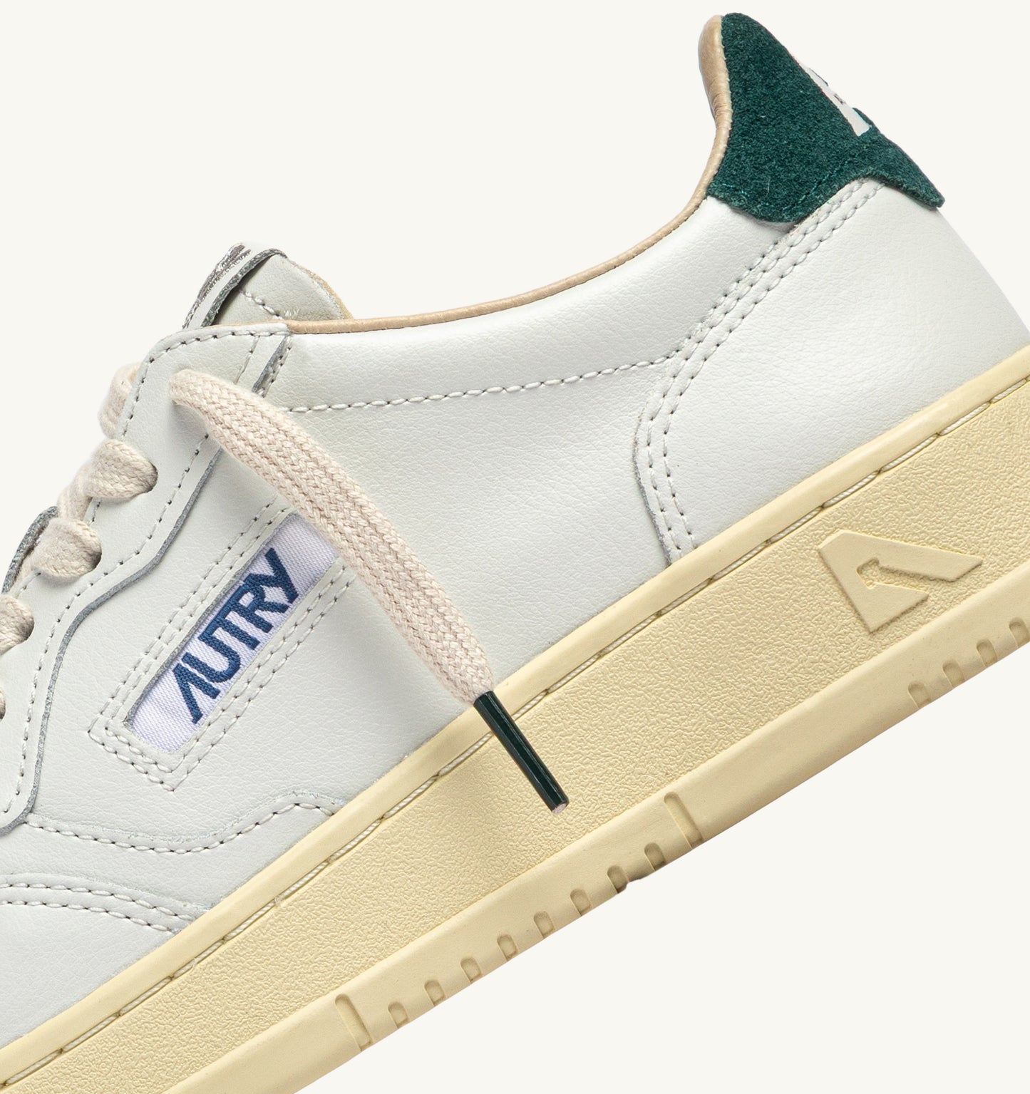 Autry BJ02 White/Dark Sea
