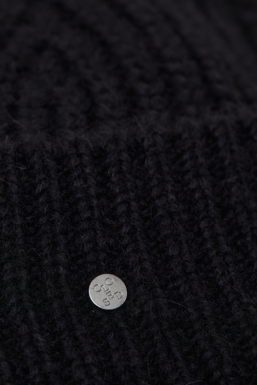 Closed Hat knitted Hat Black