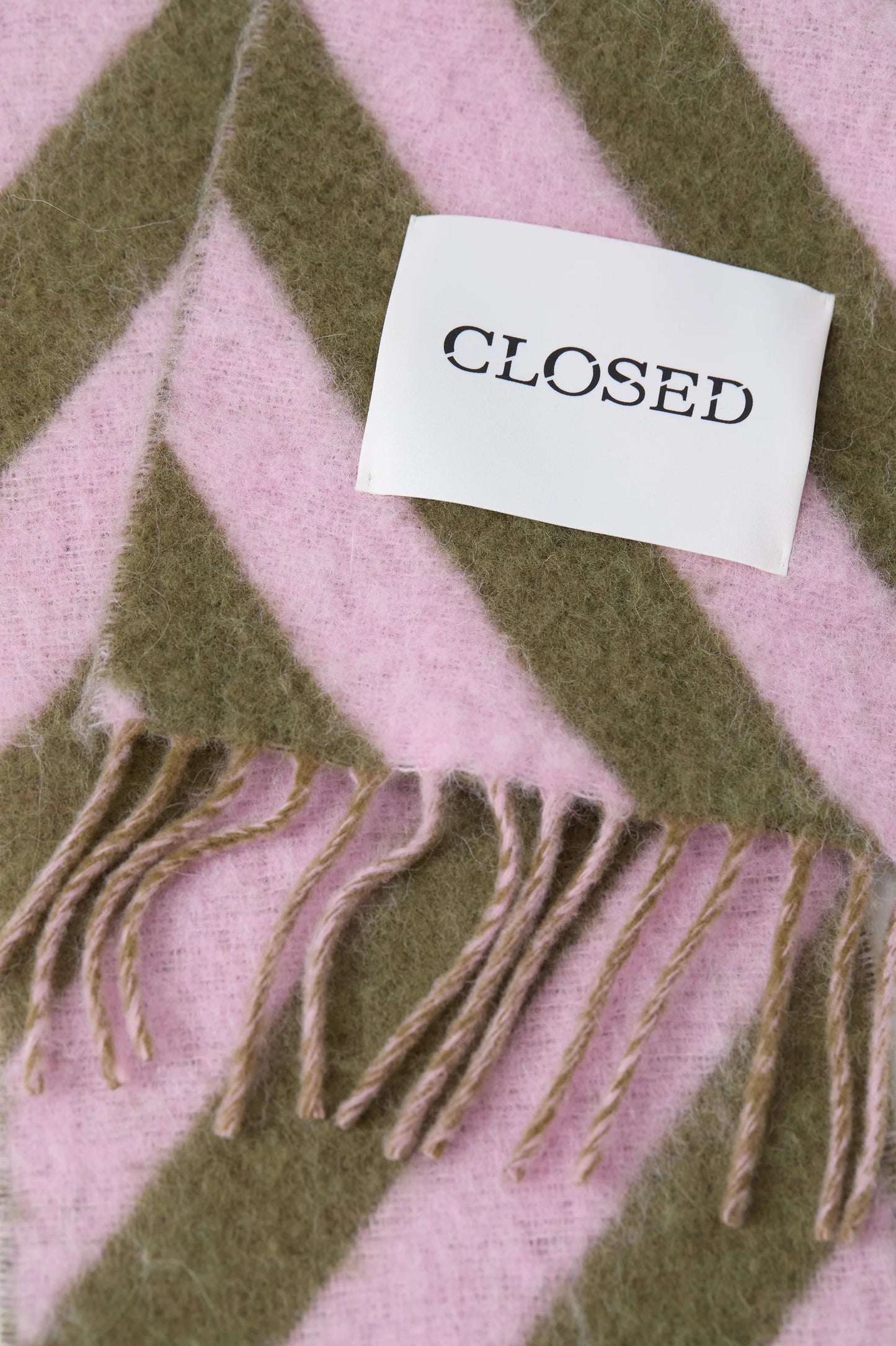 Closed Scarf Woman Flamingo Pink