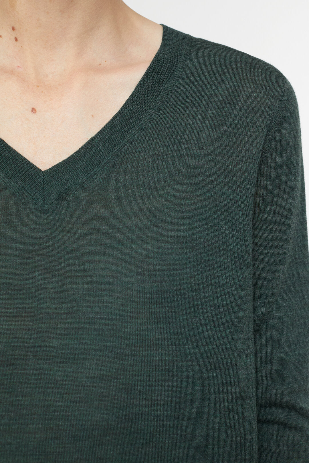 Closed Sweater Woman V-neck Long Sleeve Fern Green