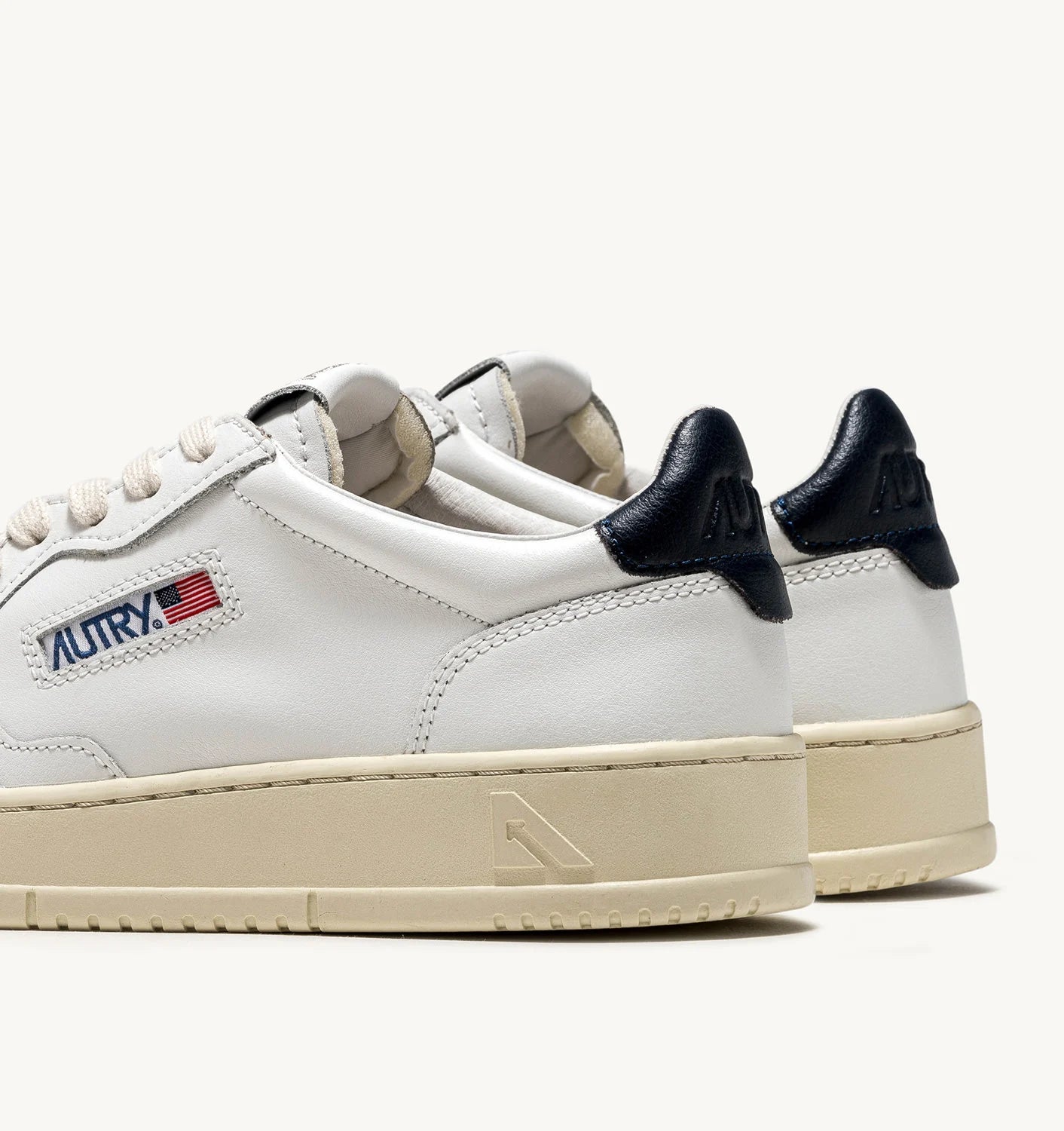 Autry LL12 White/Space sneakers
