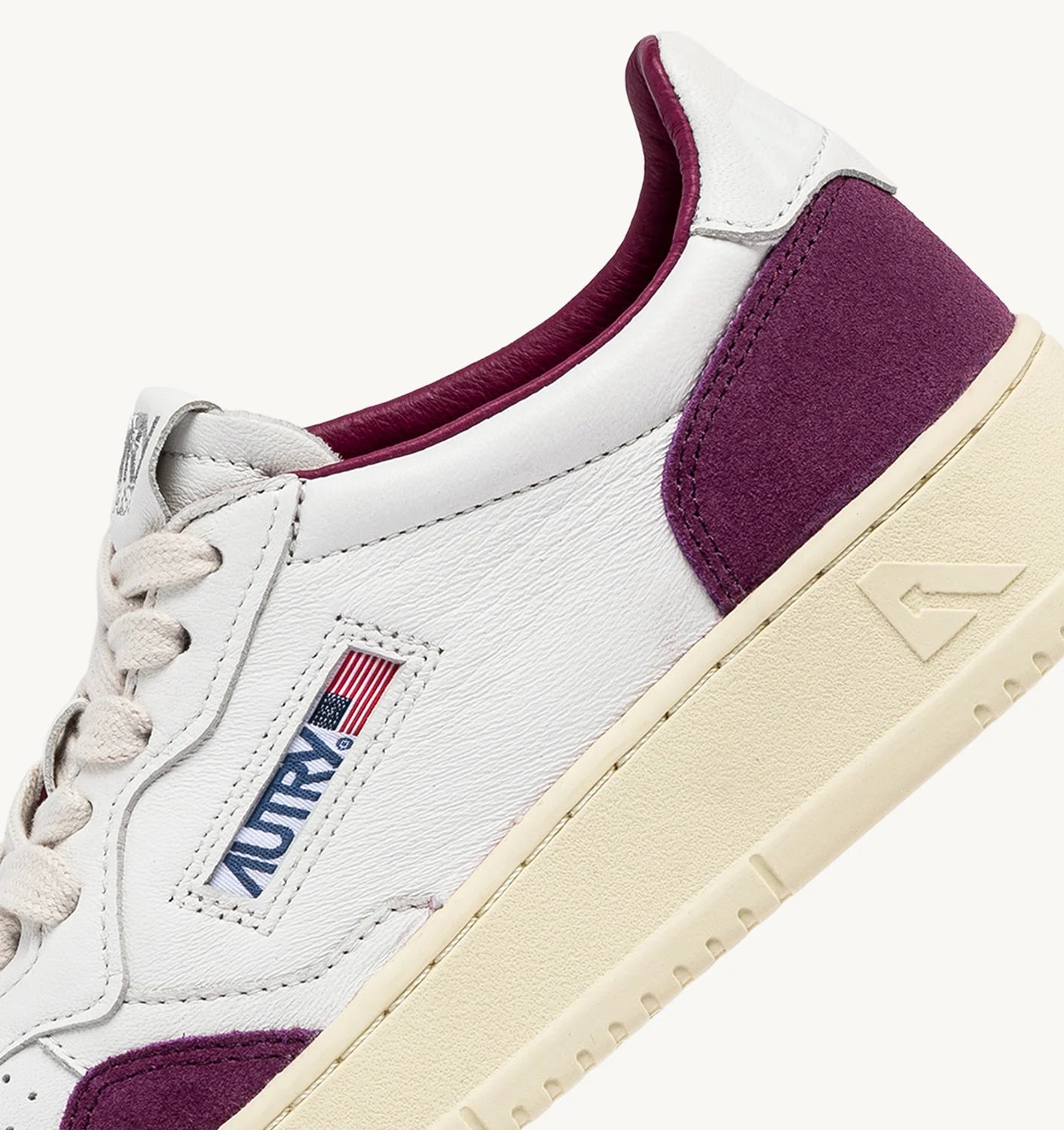 Autry GS39 White/Scarlet sneakers