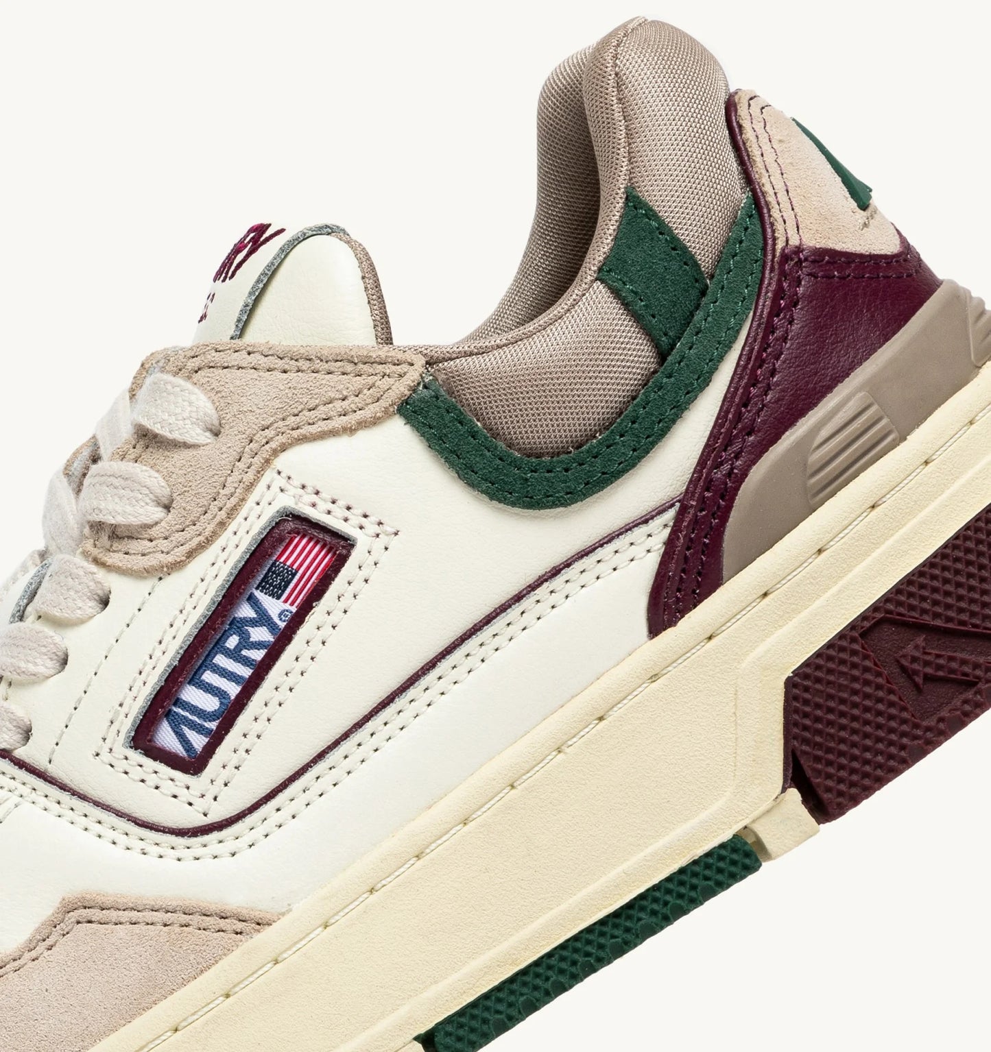 Autry MC09 White/Burgundy Clc sneakers