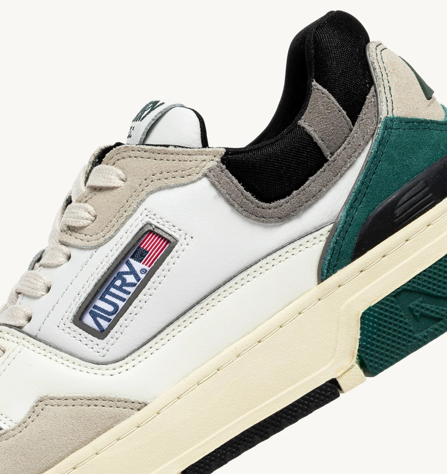 Autry MC10 White/Forest Clc sneakers