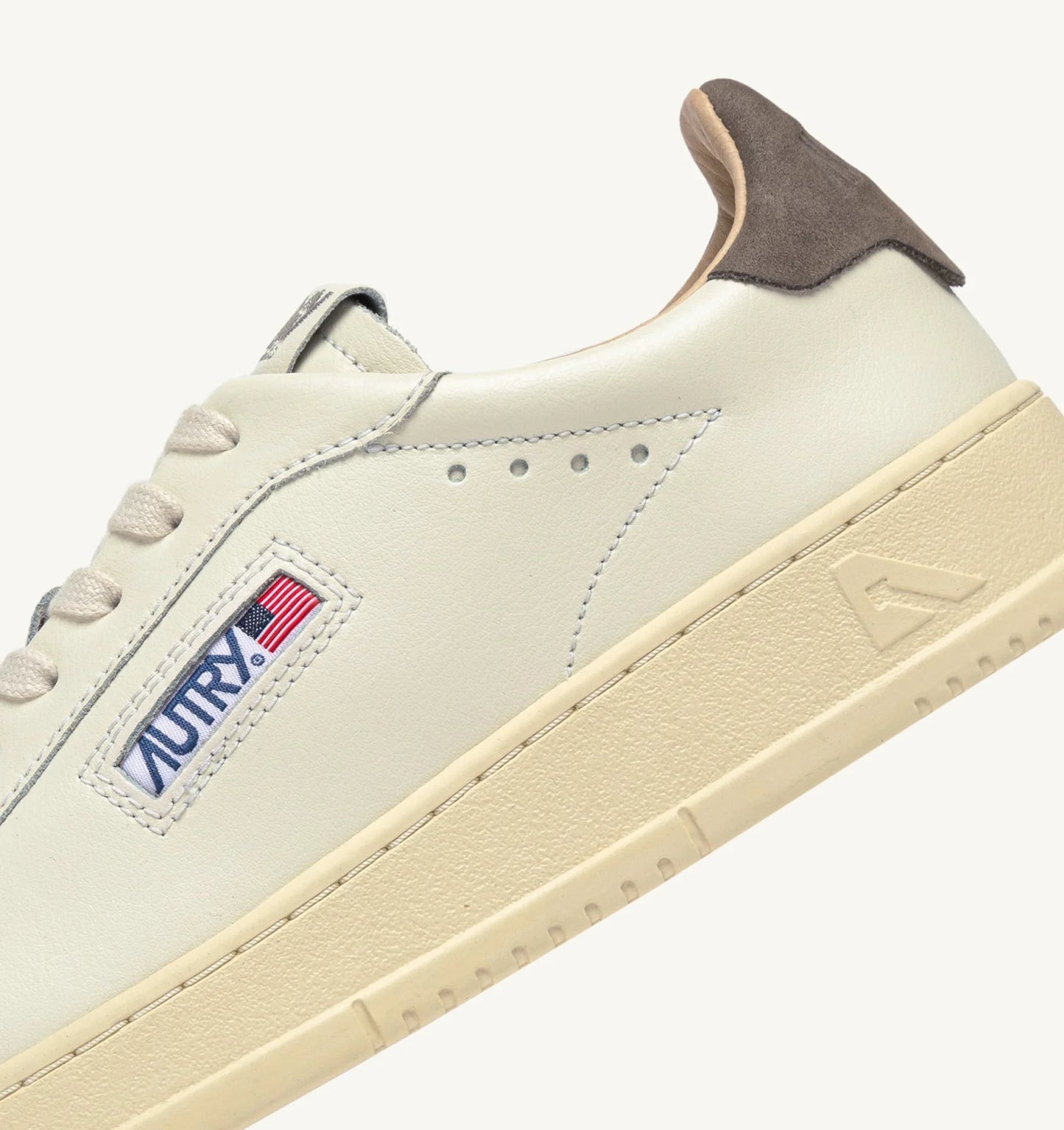 Autry MR16 Dallas MarshMallow/Morel sneakers