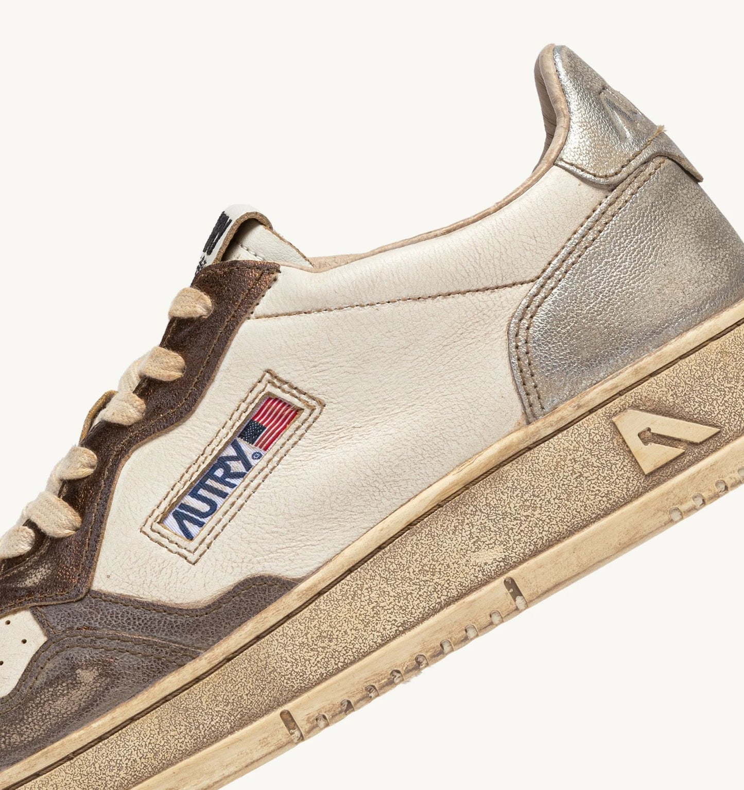 Autry MT08 Choco/Silver sneakers