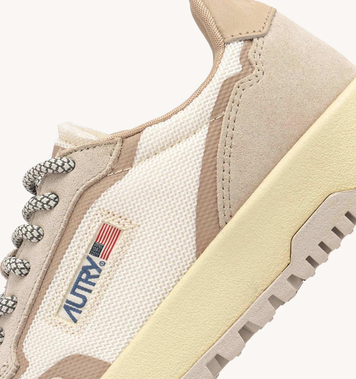 Autry AK03 Whis/Sand sneakers