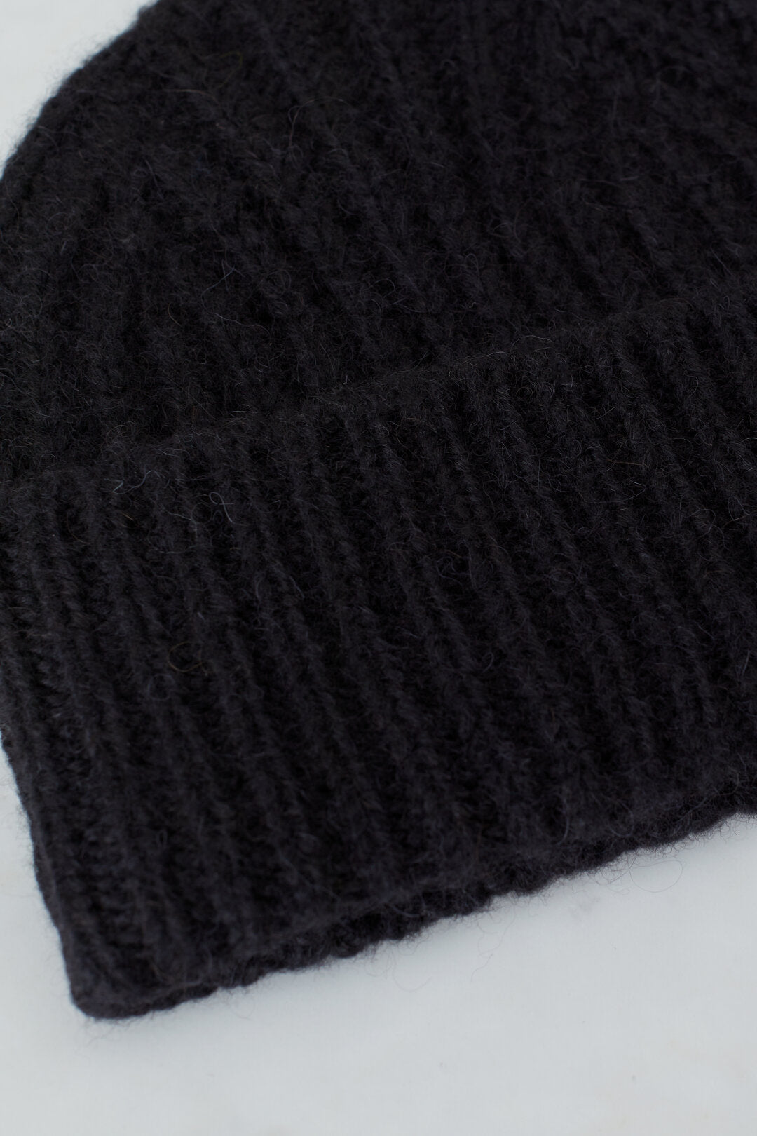 Closed Hat 2 Black