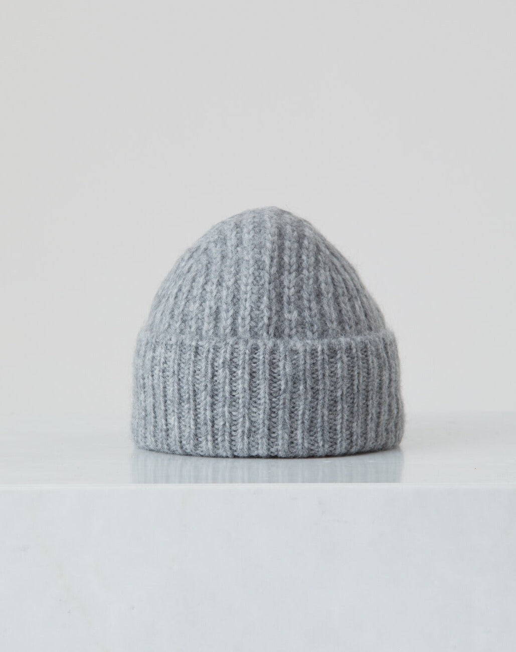 Closed Hat Woman 2 Grey Heather