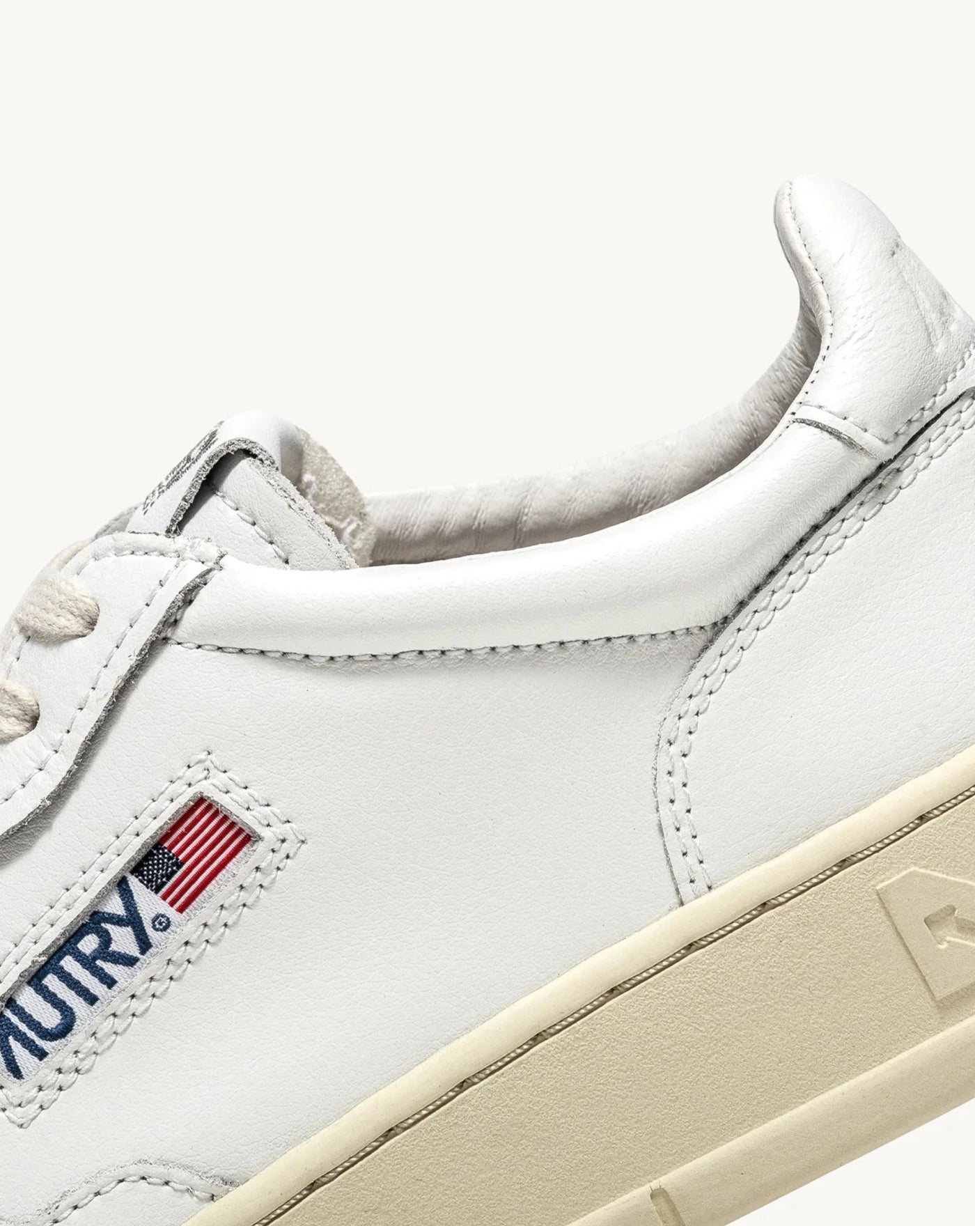 Autry LL15 White/White sneakers