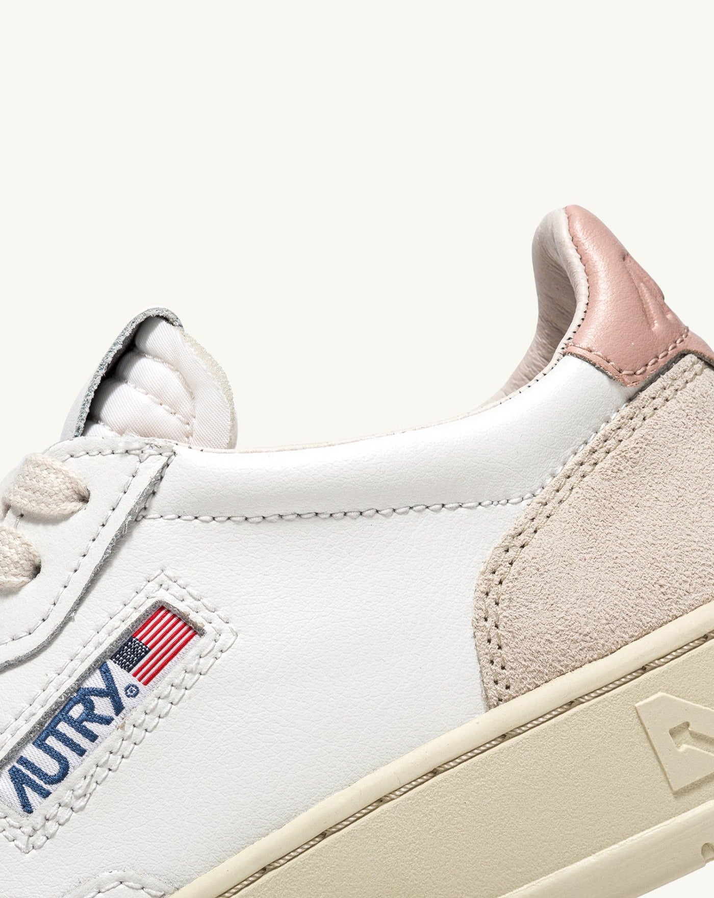 Autry LS37 White/Pow sneakers