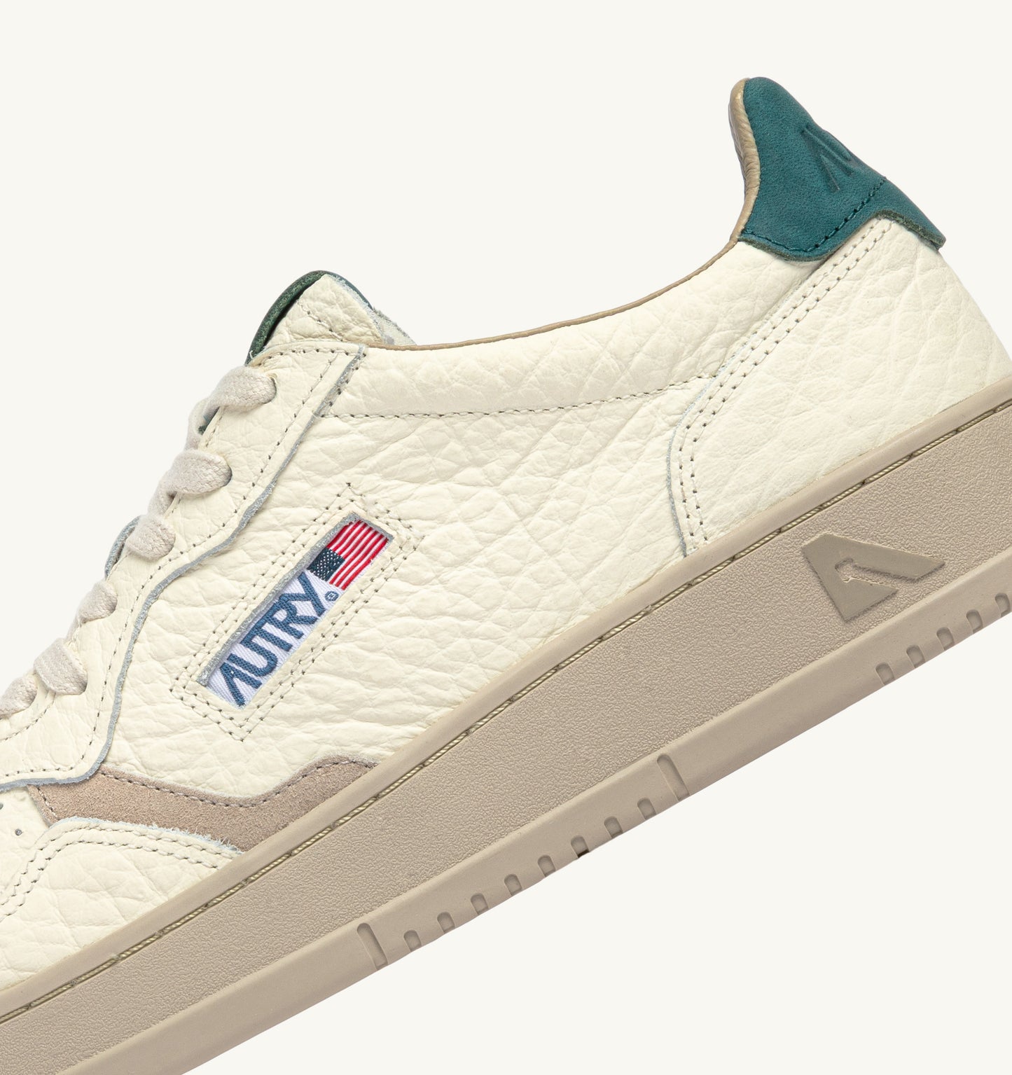 Autry NE18 Dark Sea/ Feather Gray sneakers