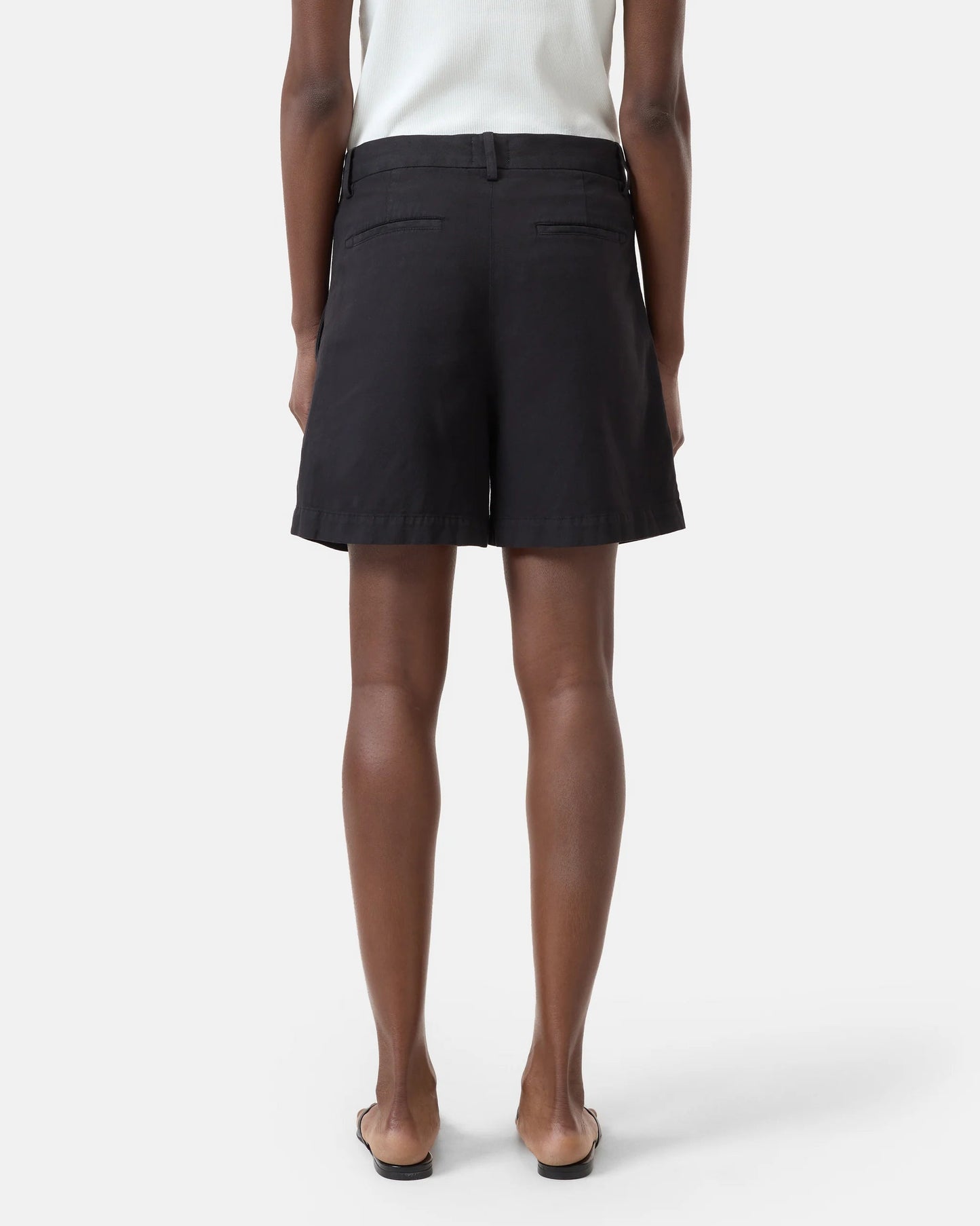 Closed Skirt Woman Shorts Revyl Black