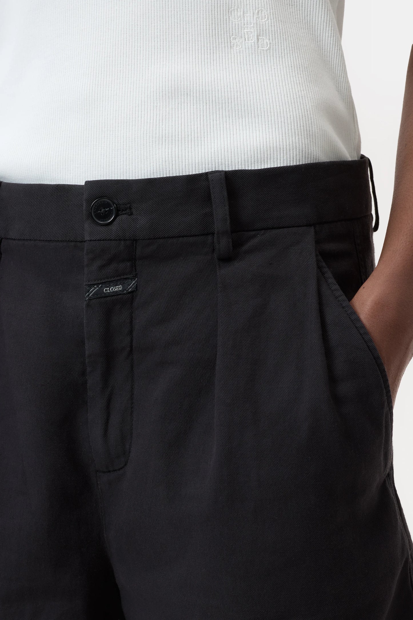 Closed Skirt Woman Shorts Revyl Black