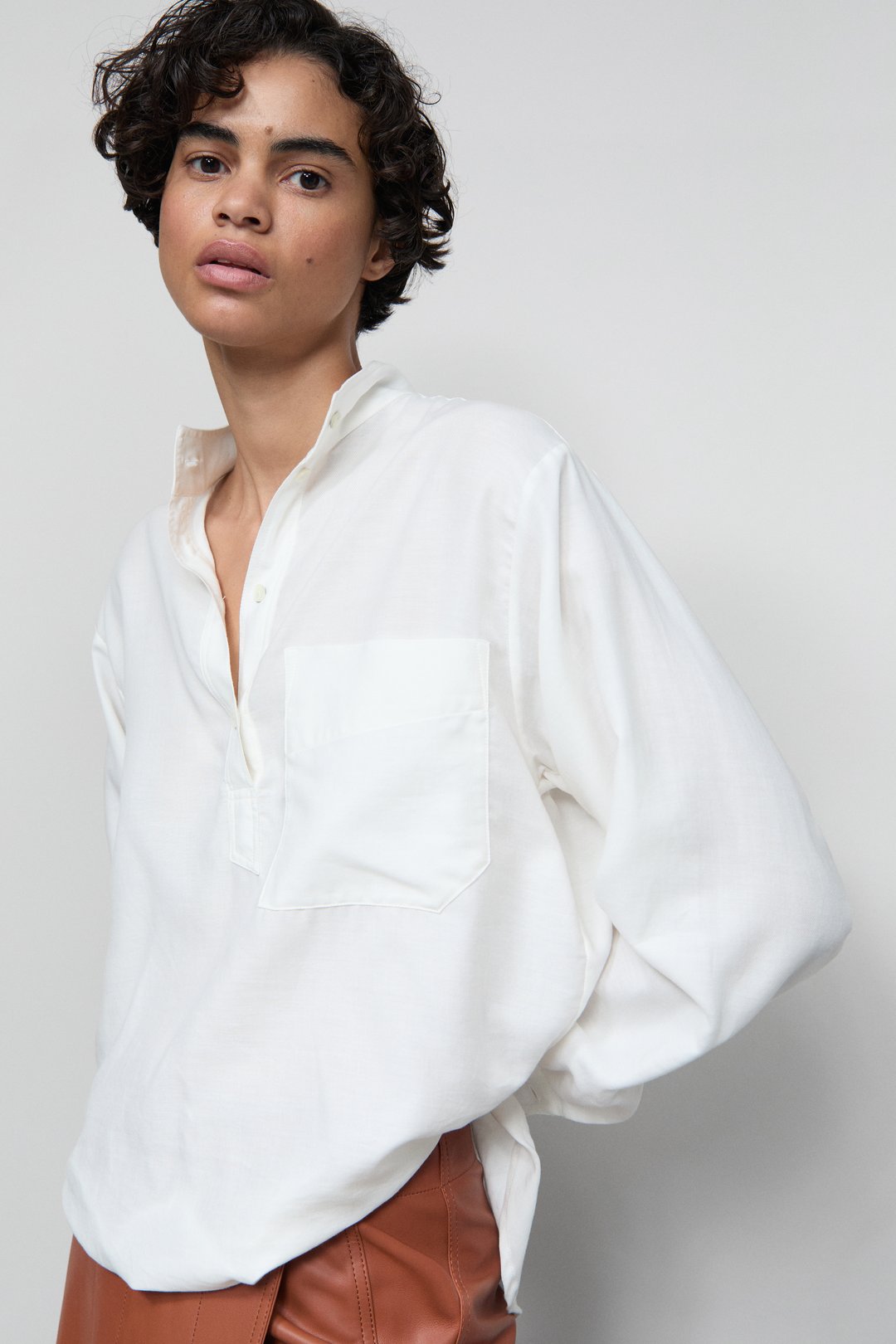 Closed Shirt Woman Blouse Stand Up Collar Ivory