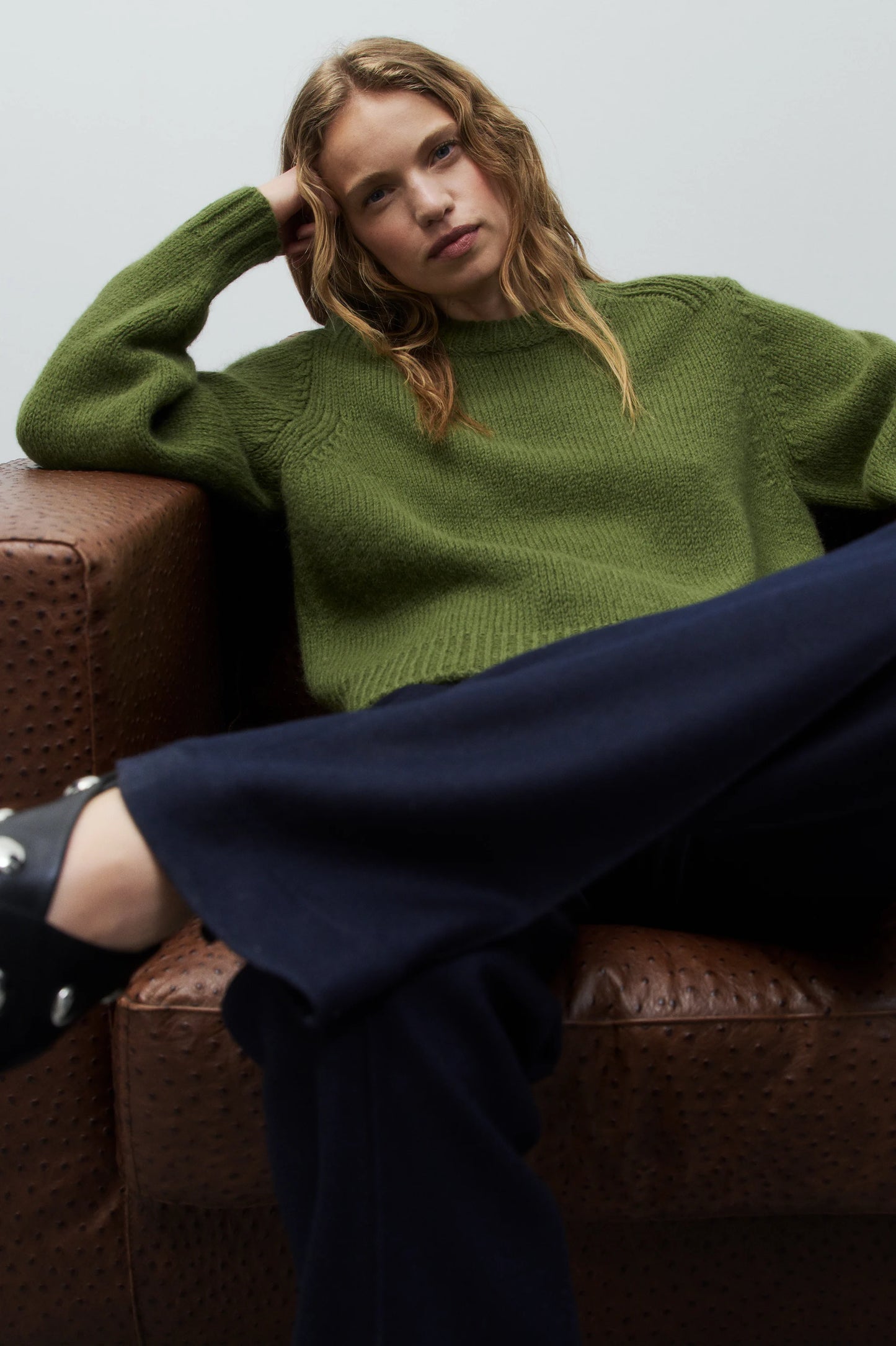 Closed Sweater Woman Crew Neck Long Sleeve II Army Green