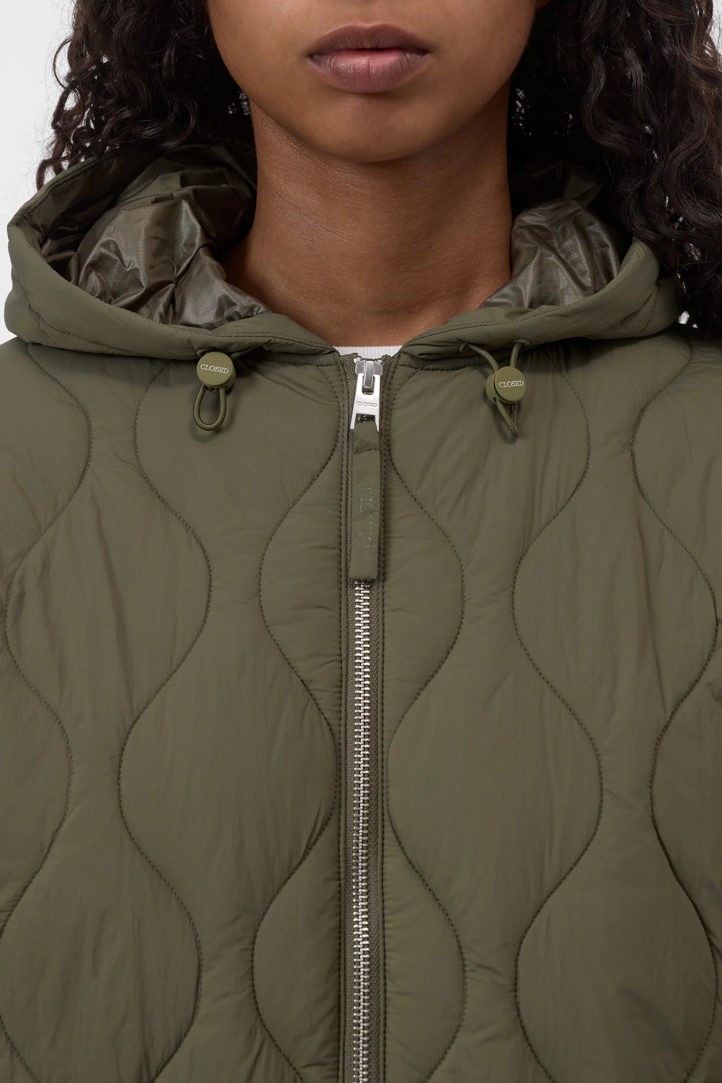 Closed Jacket Woman Quilted Hooded Jacket