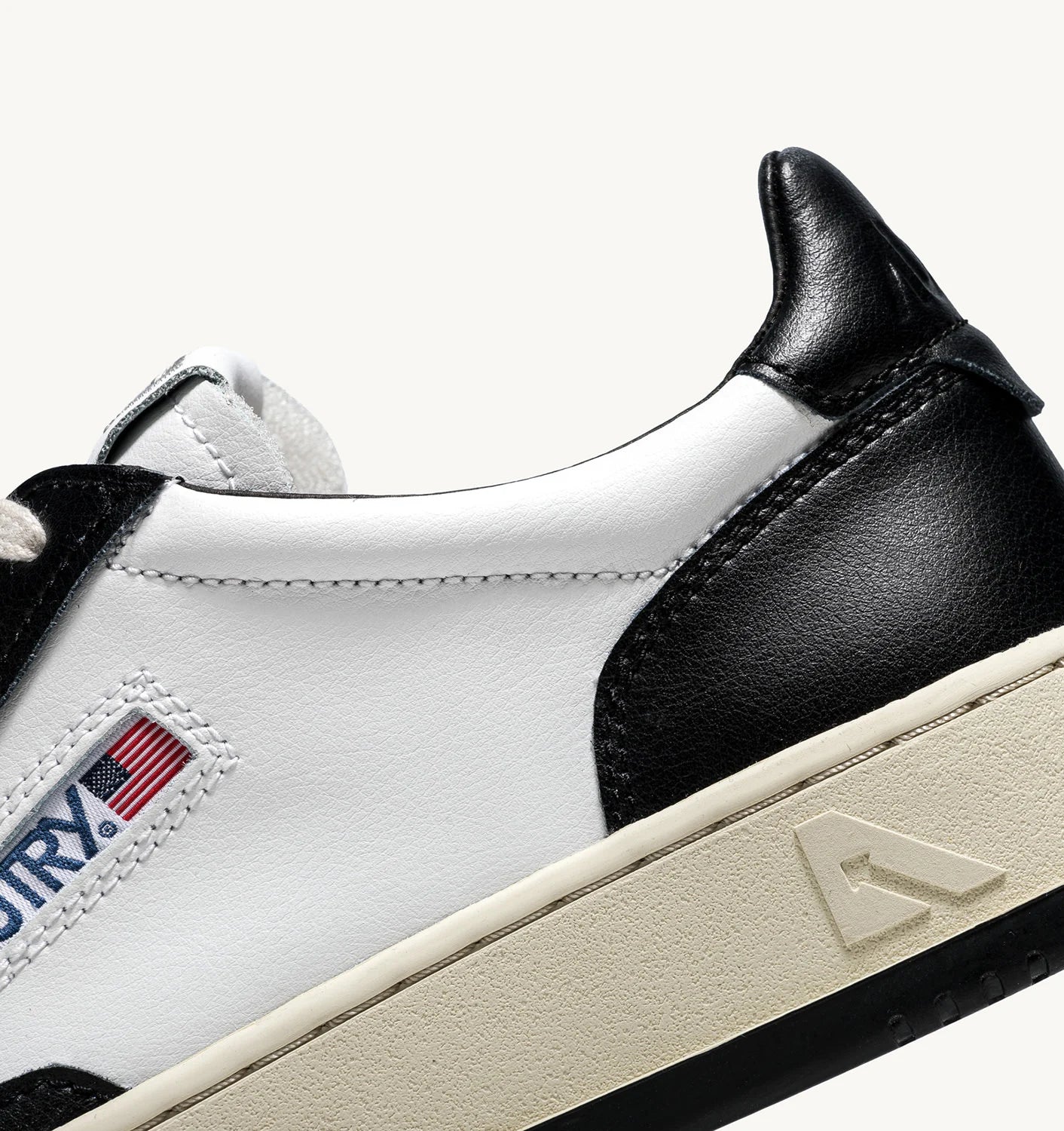 Autry WB01 White Black Bicolor Sneakers