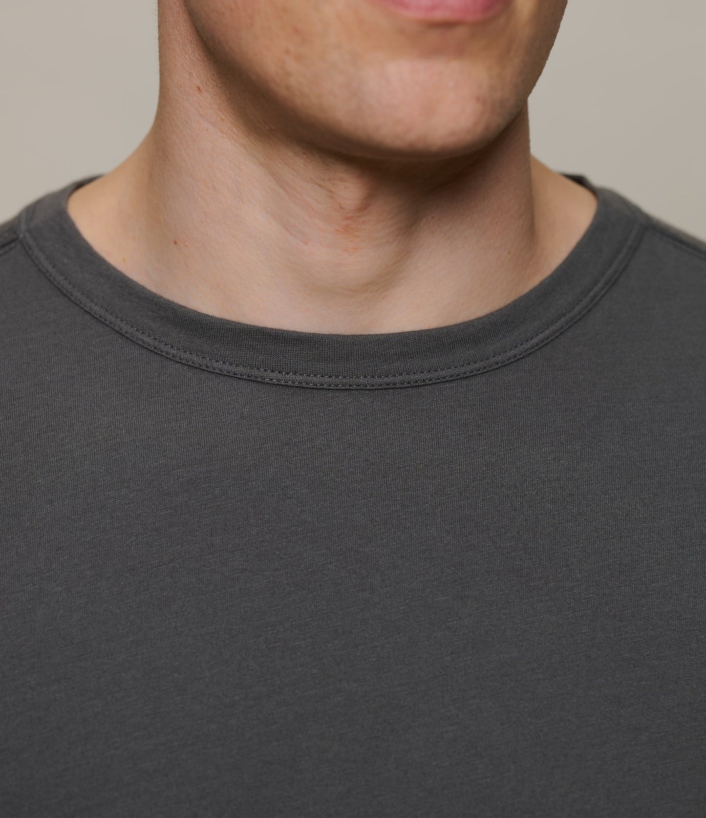 Merz b. Schawnen T-Shirt Man Cotton II Concrete