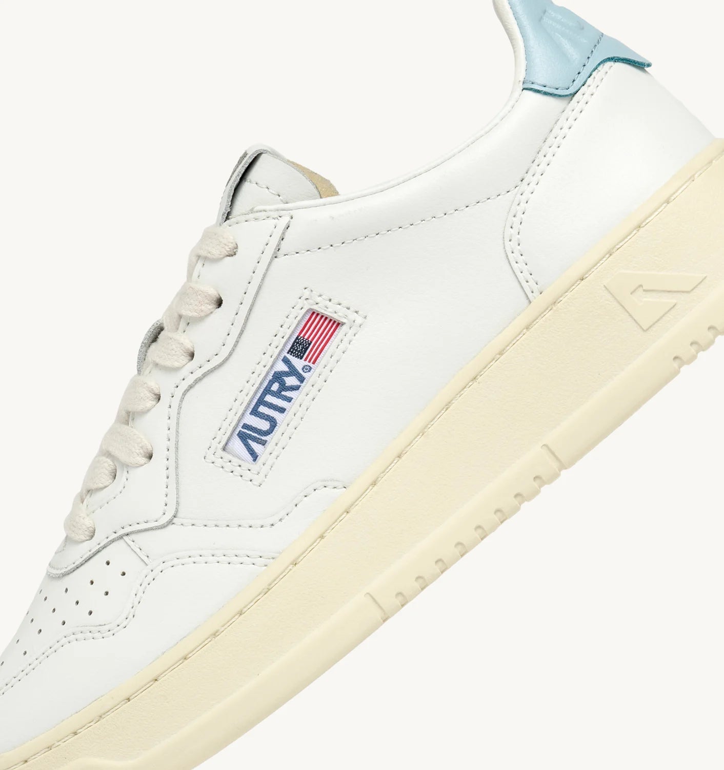 Autry LL64 White/Str Blue sneakers