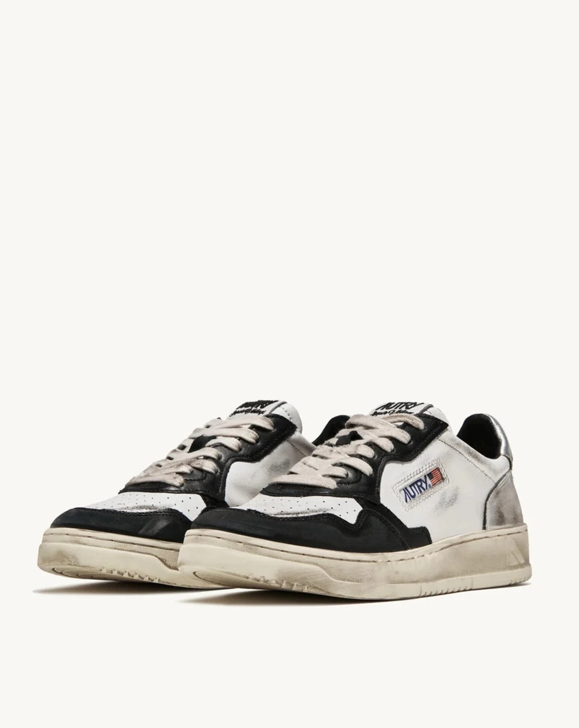 Autry SV11 White/Blk/Sil sneakers