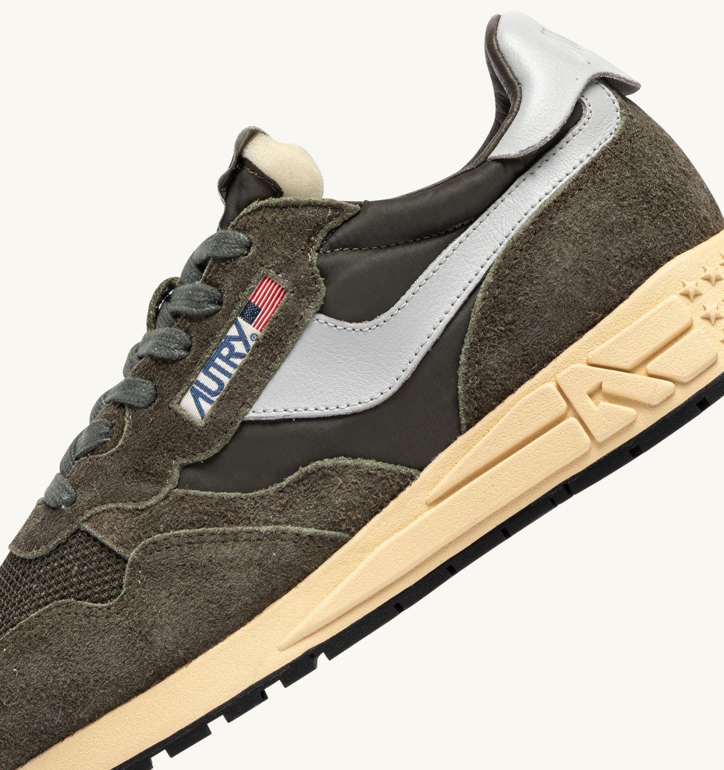 Autry UT52 Suede/Net Olive/Harbor Mist sneakers