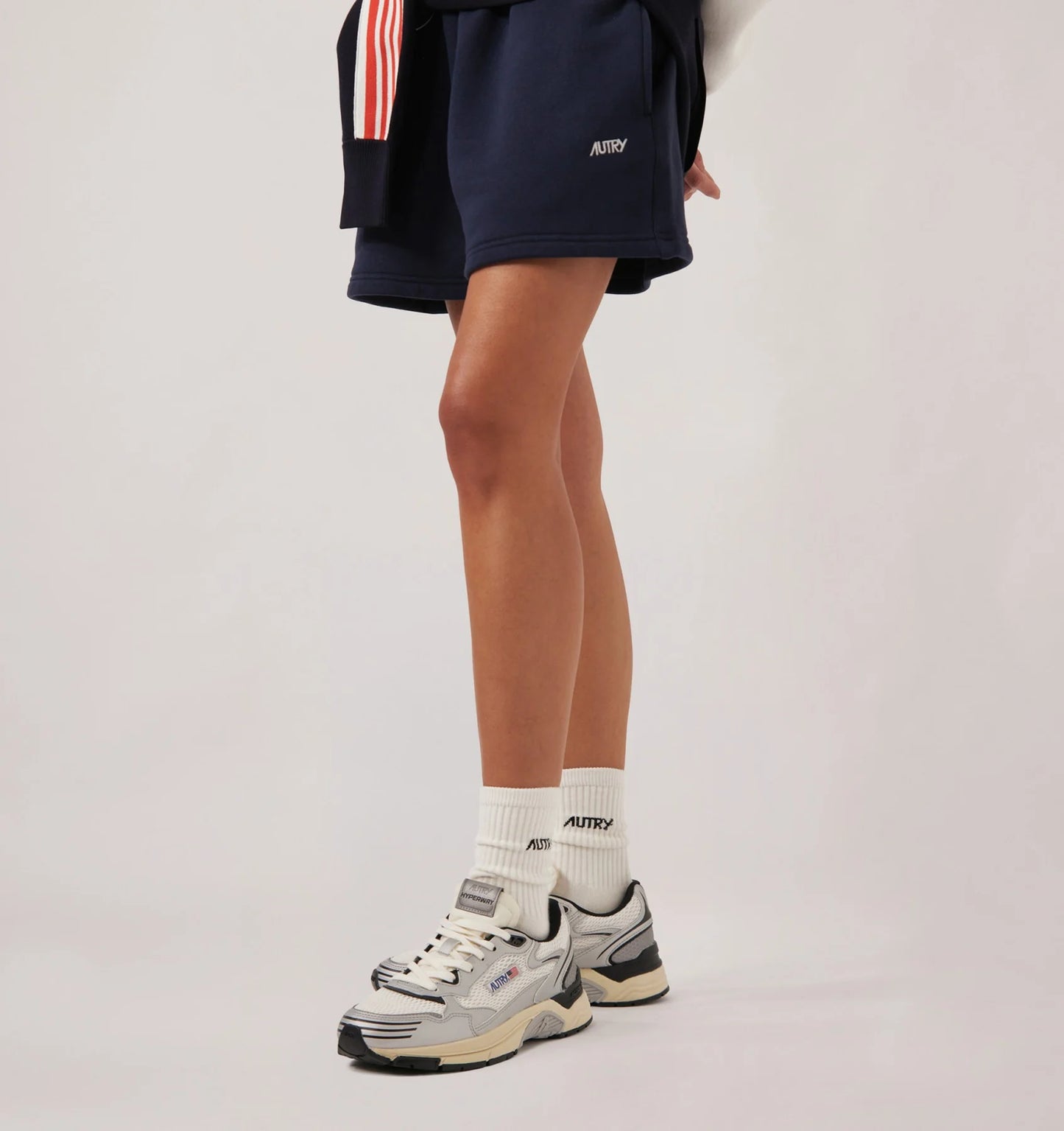 Autry MV03 Silver/White/Black sneakers