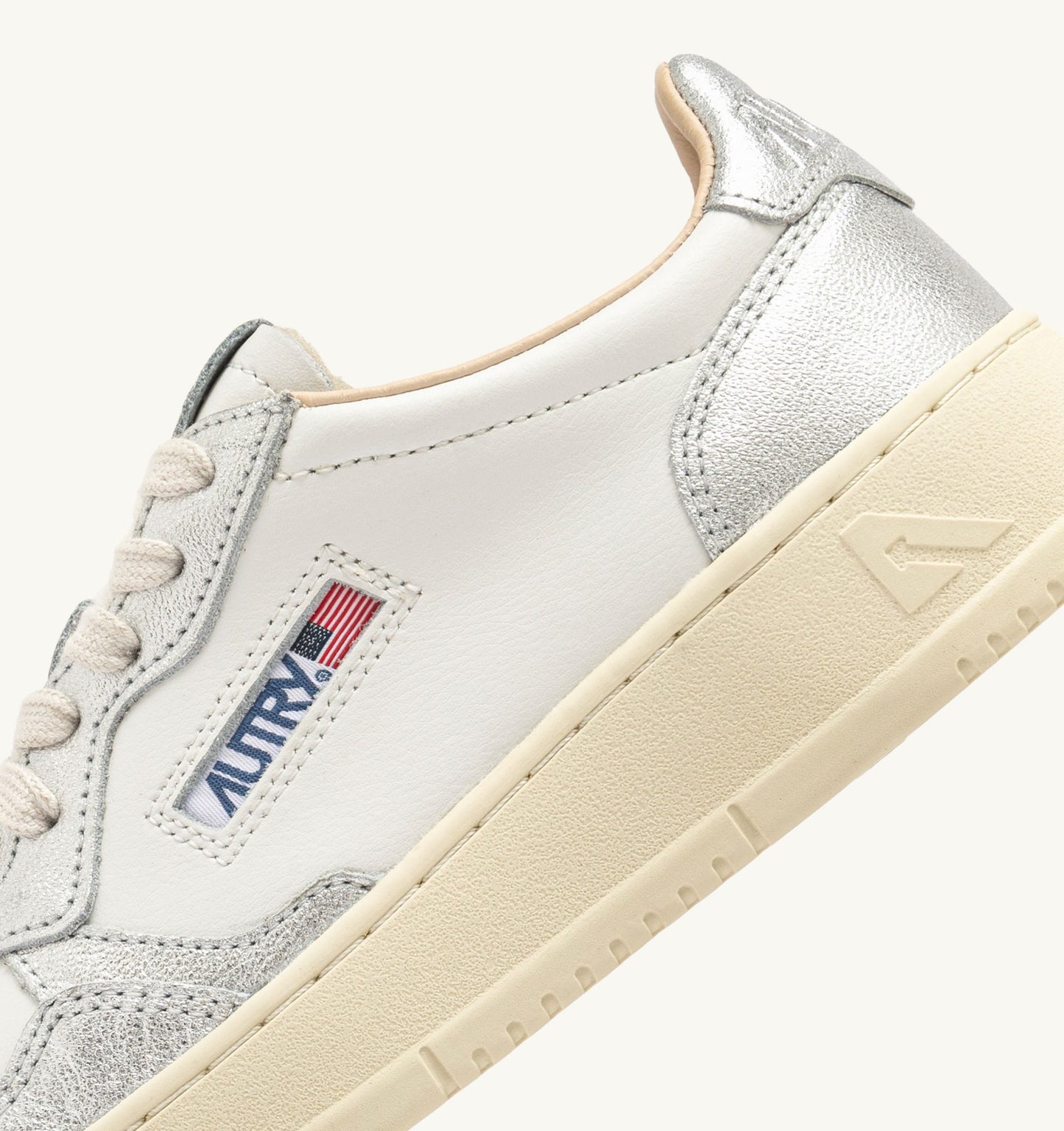 Autry WB18 White/Silver Bicolor Sneakers