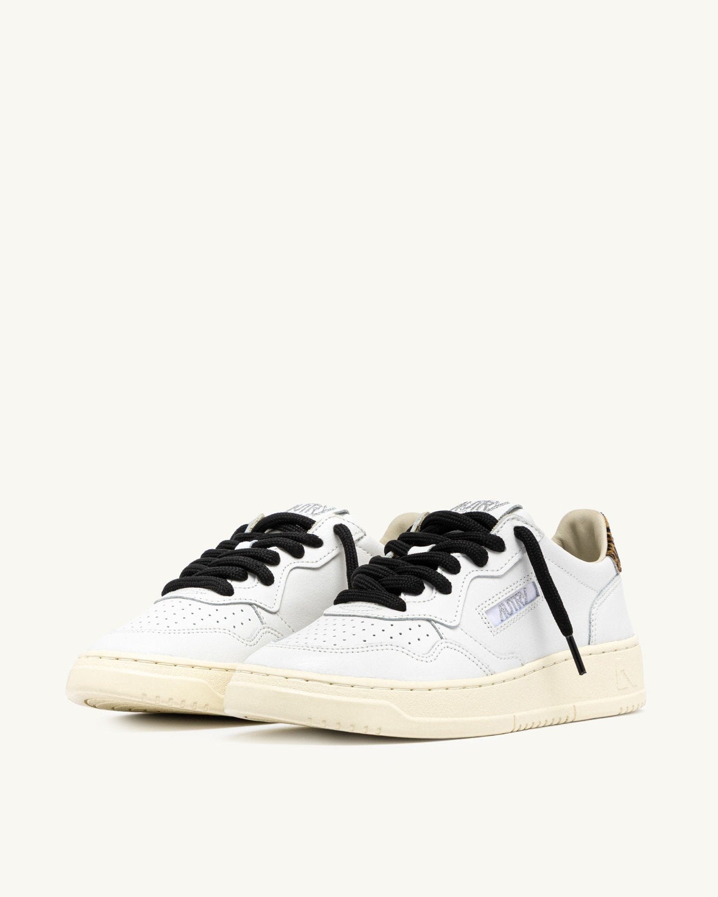 Autry OC01 White/Leopard sneakers