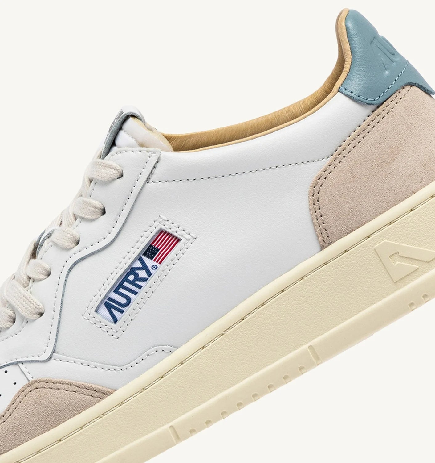 Autry LS79 White/SlvBlue sneakers