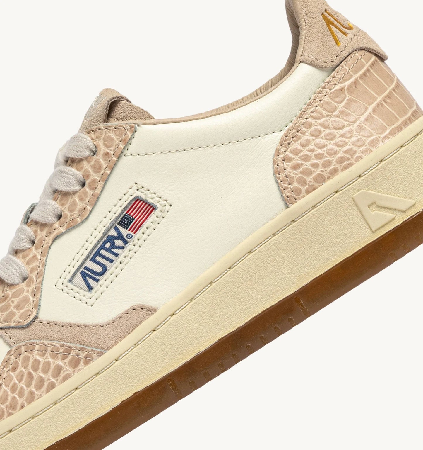 Autry CZ01 Marshmallow/Ivory sneakers