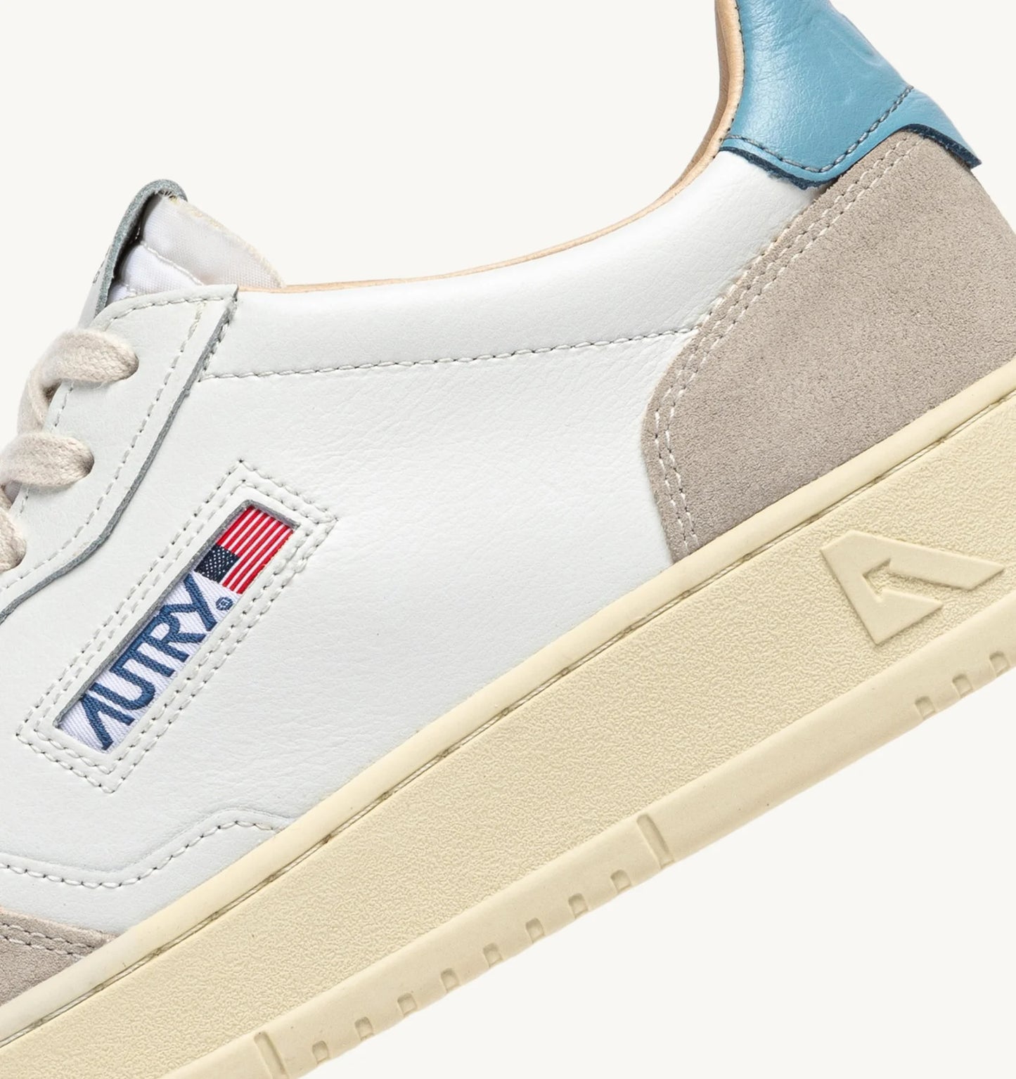 Autry LS12 White/Forget Me Not sneakers