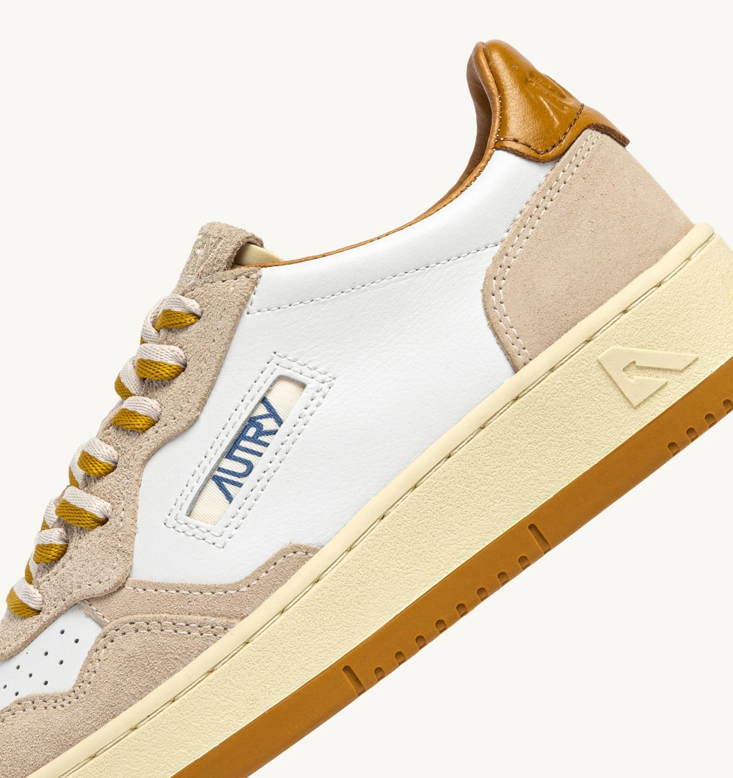 Autry BW03 Wood/White/Sand sneakers