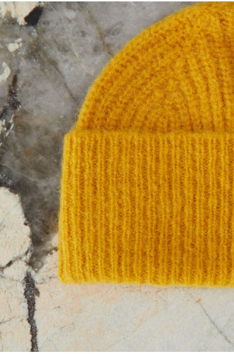 Closed Hat Woman 3 Knitted Hat Lemon